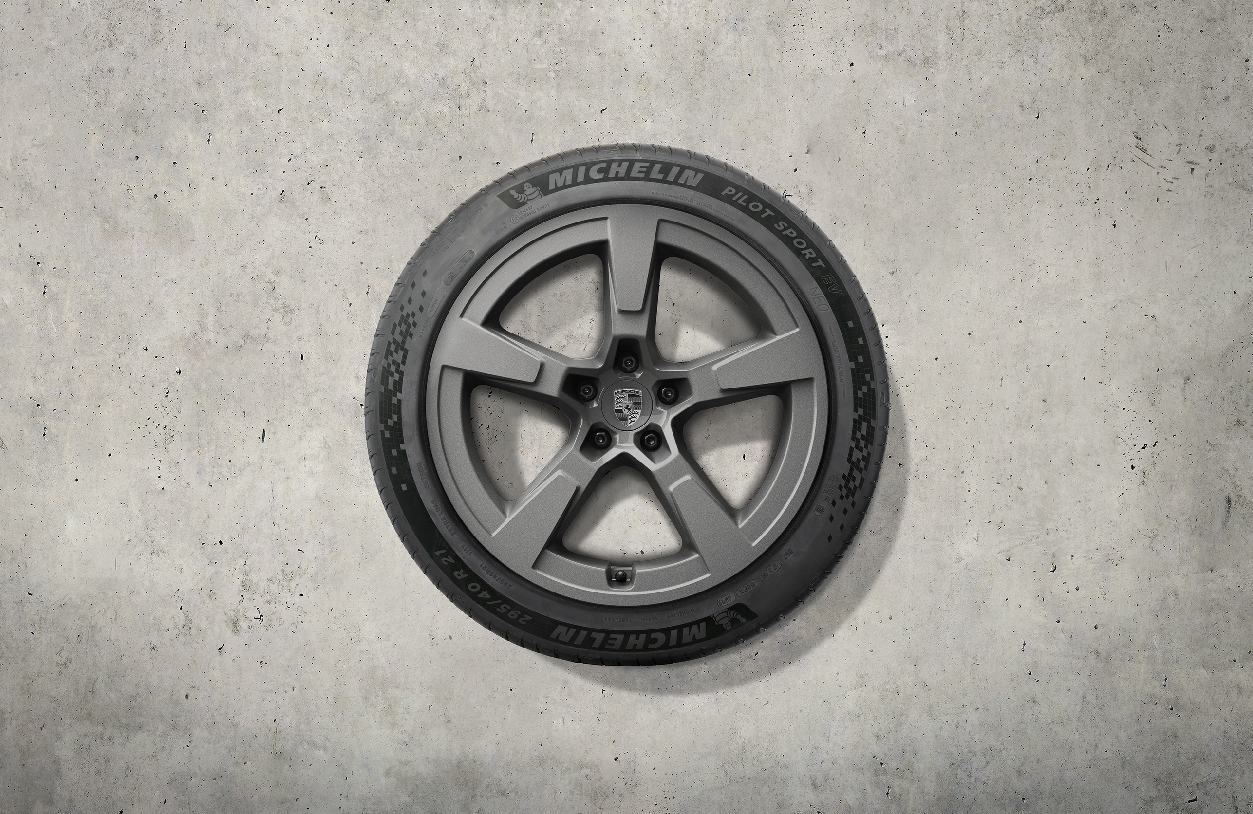 21' Macan Style Offroad summer wheel-and-tyre set, Vesuvius grey. Porsche Macan-e - 95C044660E